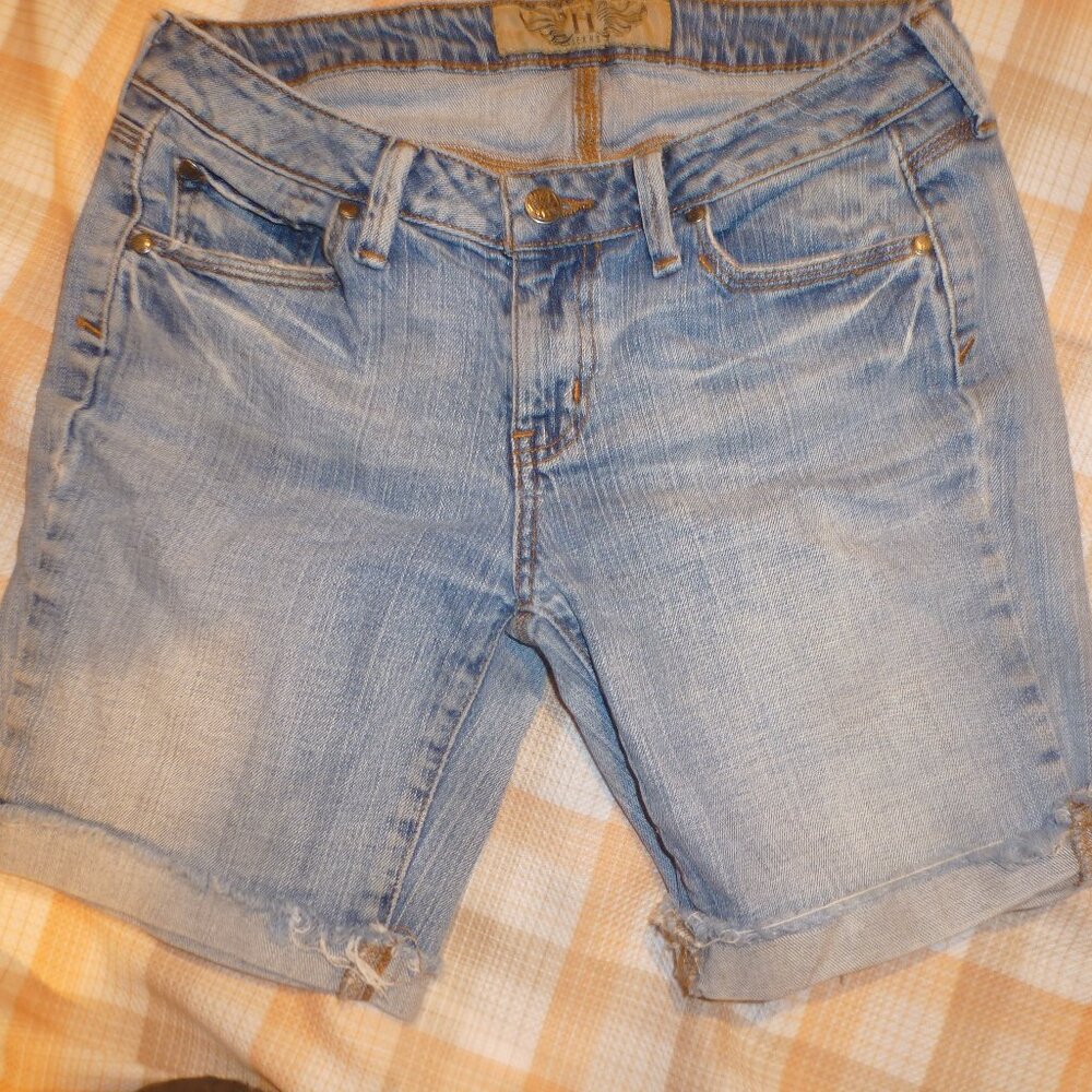 Sexy Hint Jeans Distressed Denim Shorts Sz 7 - Picture 1 of 7